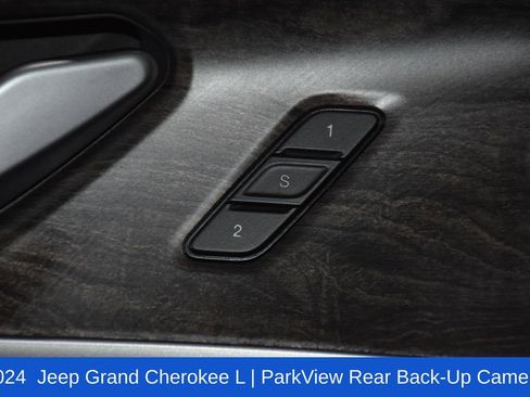 Used 2024 Jeep Grand Cherokee L Limited w/ Luxury Tech Group II image 22