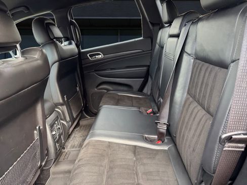 Used 2020 Jeep Grand Cherokee Altitude image 14