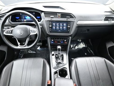Used 2022 Volkswagen Tiguan SE image 19