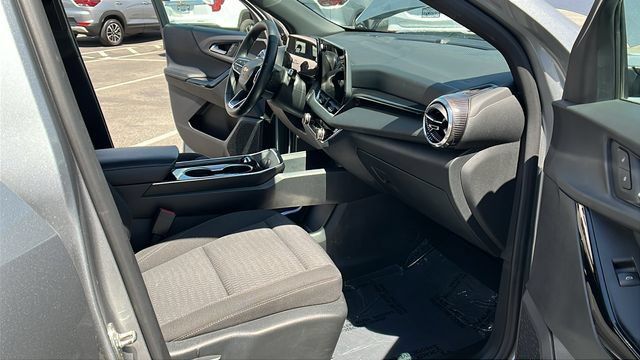 Used 2025 Chevrolet Equinox LT FWD image 13