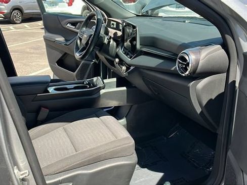 Used 2025 Chevrolet Equinox LT FWD image 13