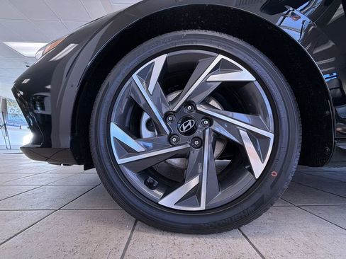 New 2026 Hyundai Elantra Limited FWD image 14
