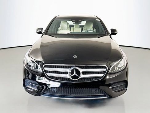 Used 2019 Mercedes-Benz E 300 image 4