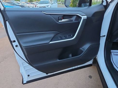 Used 2025 Toyota RAV4 SE AWD/4WD image 23