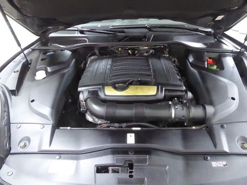 Used 2016 Porsche Cayenne AWD/4WD image 37