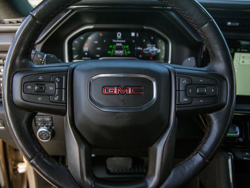 Used 2022 GMC Sierra 1500 AT4 w/ AT4 Premium Package AWD/4WD image 17
