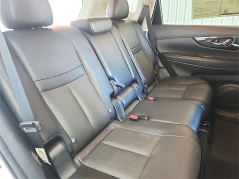 Used 2017 Nissan Rogue SL image 44