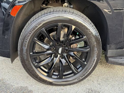 Used 2021 Cadillac Escalade Premium Luxury RWD image 8