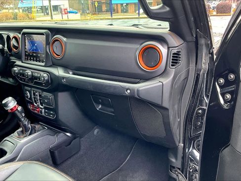 Used 2022 Jeep Gladiator Mojave w/ Auxiliary Switch Group image 19