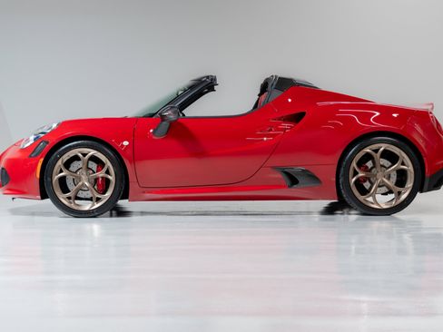 Used 2018 Alfa Romeo 4C Spider image 8
