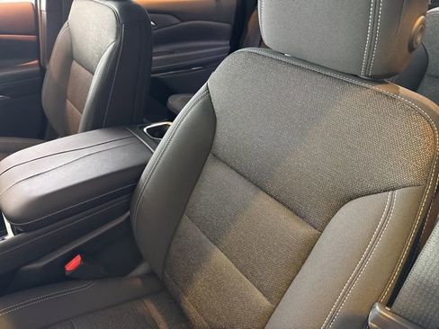 New 2026 Chevrolet Traverse LT w/ Sun and Wheel Package image 9