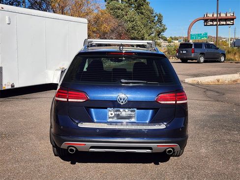 Used 2018 Volkswagen Golf Alltrack SEL image 30