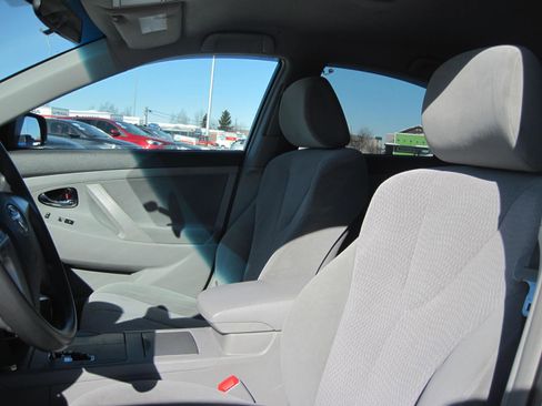 Used 2011 Toyota Camry LE w/ LE Extra-Value Pkg image 11