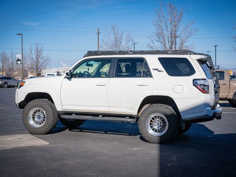 Used 2019 Toyota 4Runner TRD Off-Road image 12