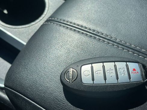 Used 2025 Nissan Altima 2.5 SV image 17