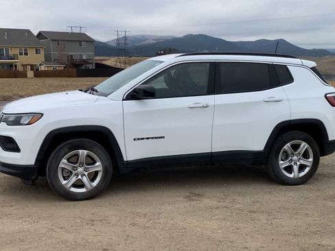 Used 2023 Jeep Compass Latitude w/ Convenience Group image 5