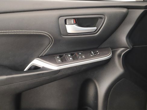 Used 2015 Toyota Camry XLE image 23