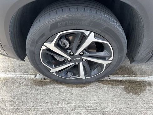 Used 2023 Chevrolet TrailBlazer RS FWD image 18