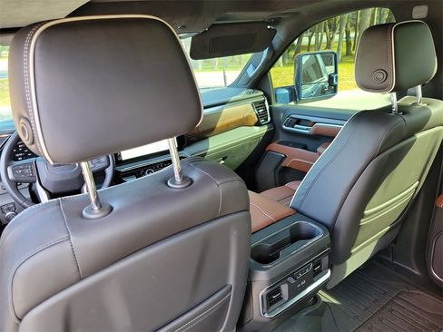 Used 2025 GMC Sierra 3500 Denali Ultimate image 29