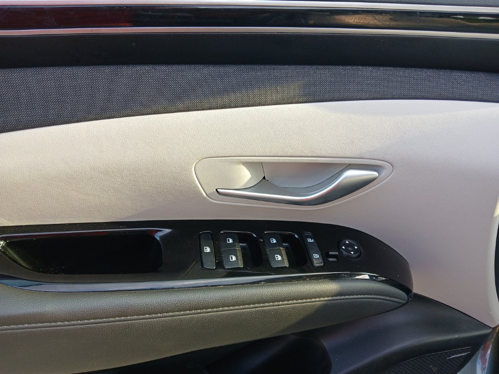 Used 2022 Hyundai Tucson SEL w/ Convenience + Premium Package FWD image 10