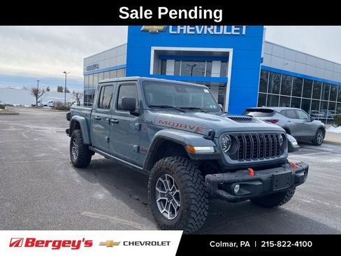 Used 2024 Jeep Gladiator Mojave image 1