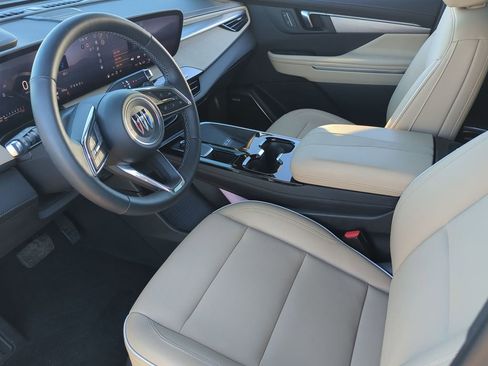 Used 2025 Buick Enclave Preferred image 10