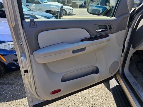 Used 2009 Chevrolet Tahoe LT w/ Luxury Package image 24