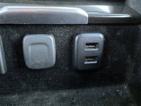 Used 2020 Cadillac Escalade ESV Platinum image 31