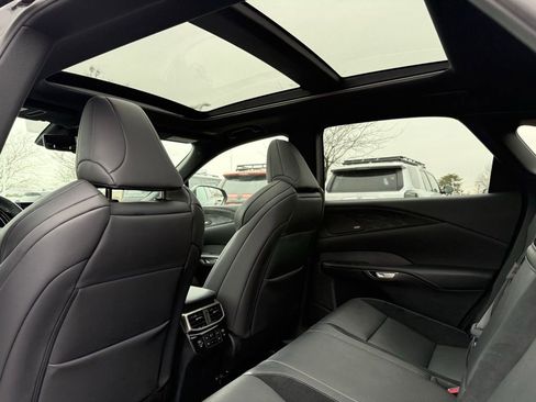 Used 2024 Lexus RX 500h F Sport w/ Convenience Package image 16