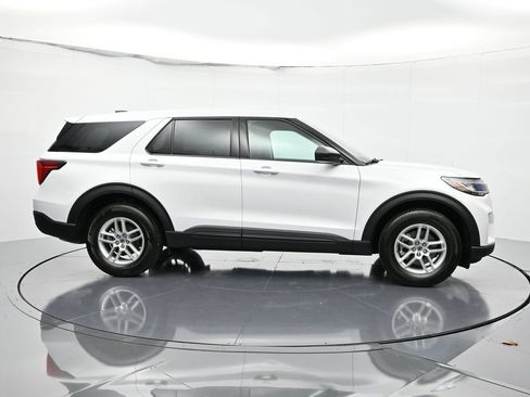 New 2026 Ford Explorer Active image 5