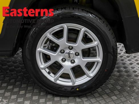 Used 2023 Jeep Renegade Latitude AWD/4WD image 33