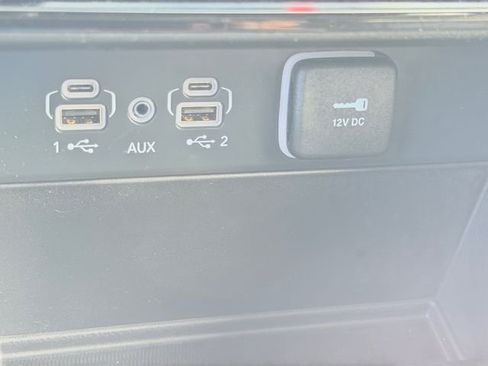Used 2023 Jeep Grand Cherokee Limited AWD/4WD image 24