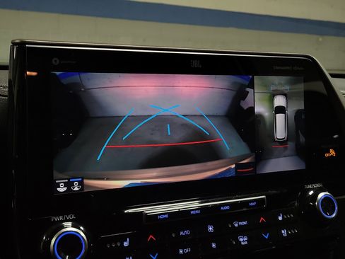 Used 2020 Toyota Highlander Limited image 32