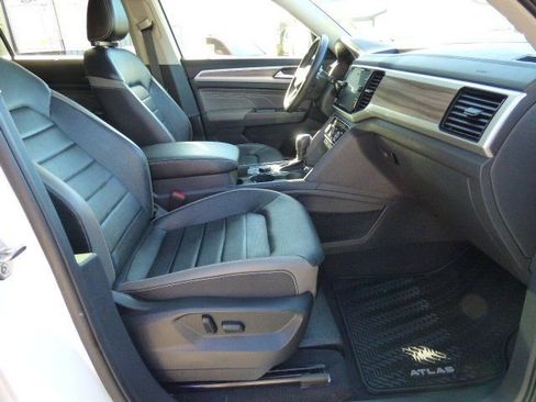 Used 2021 Volkswagen Atlas SEL Premium image 15