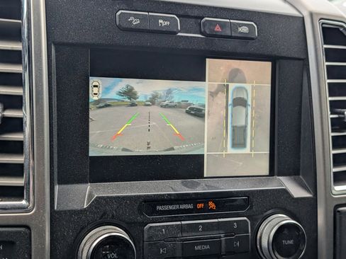 Used 2015 Ford F150 Platinum w/ Equipment Group 701A Luxury image 10