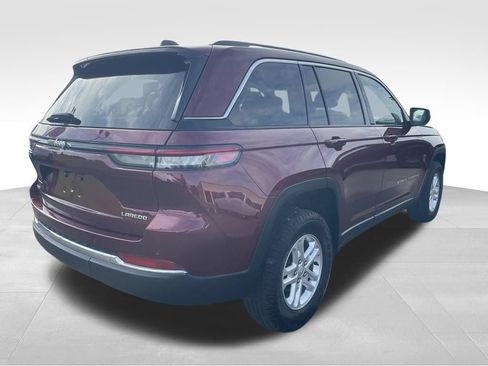 Used 2023 Jeep Grand Cherokee Laredo AWD/4WD image 12