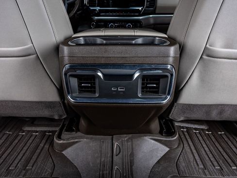 Used 2025 GMC Sierra 2500 SLT image 33