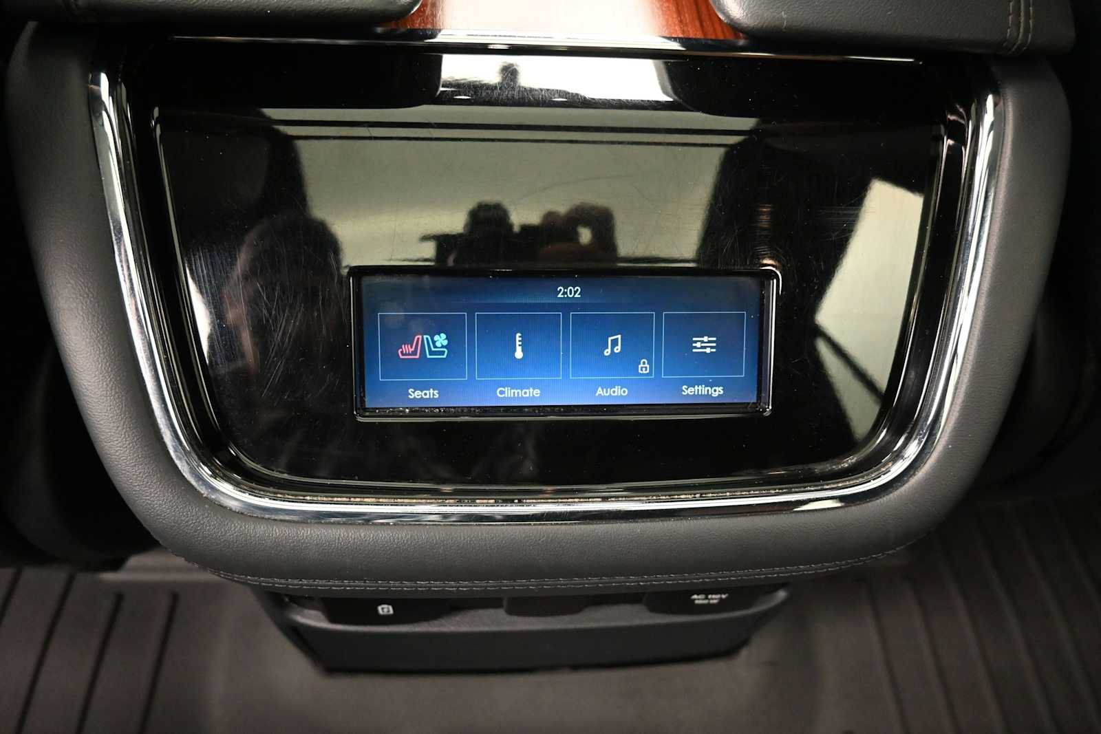 Used 2023 Lincoln Navigator Reserve AWD/4WD image 16