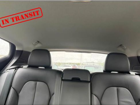 Used 2023 Volvo XC40 B5 Core w/ Convenience Package AWD/4WD image 18