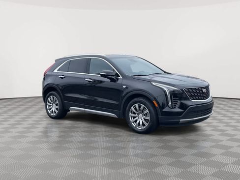 Certified 2022 Cadillac XT4 Premium Luxury w/ Technology Package image 2