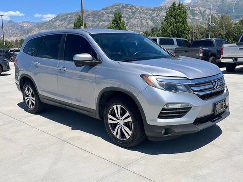 Used 2017 Honda Pilot EX image 2