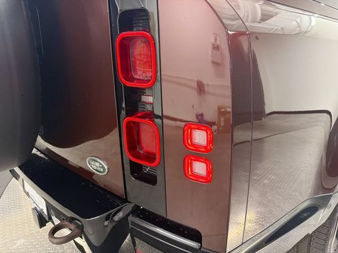 Used 2023 Land Rover Defender 130 X-Dynamic SE AWD/4WD image 34