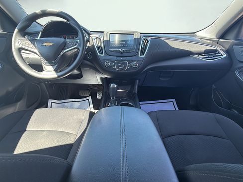 Used 2017 Chevrolet Malibu LT FWD image 40