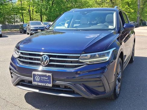 Used 2023 Volkswagen Tiguan SE w/ Panoramic Sunroof Package AWD/4WD image 4
