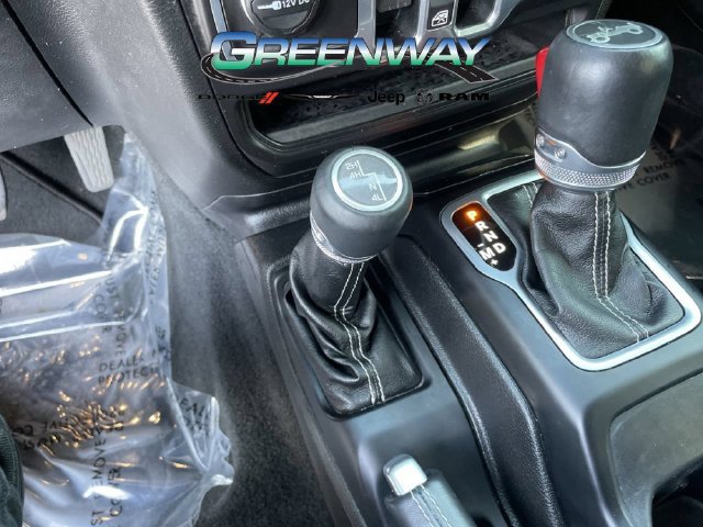 Used 2018 Jeep Wrangler Unlimited Sahara AWD/4WD image 22