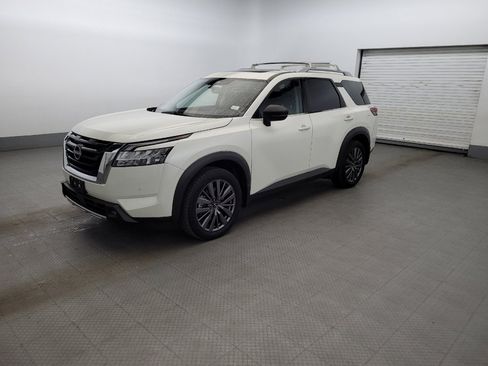 Used 2022 Nissan Pathfinder SL w/ SL Premium Package AWD/4WD image 2