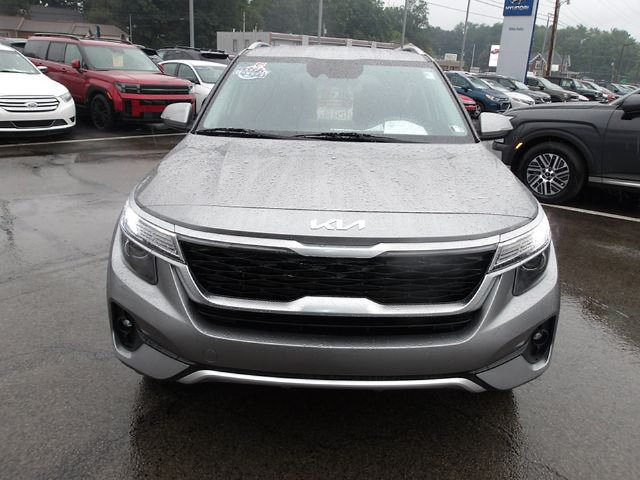 Used 2023 Kia Seltos S AWD/4WD image 2