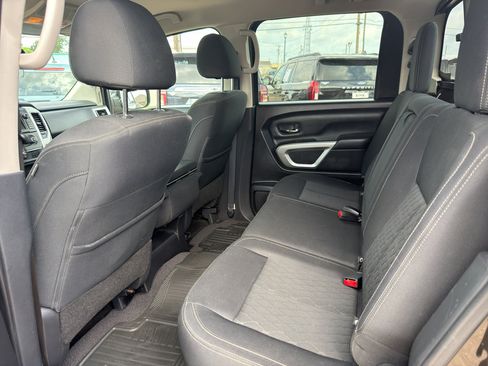 Used 2019 Nissan Titan SV AWD/4WD image 37