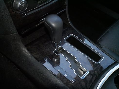 Used 2013 Chrysler 300 C w/ Light Group image 24