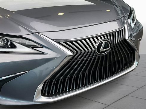 Used 2021 Lexus ES 350 w/ Accessory Package 2 FWD image 32